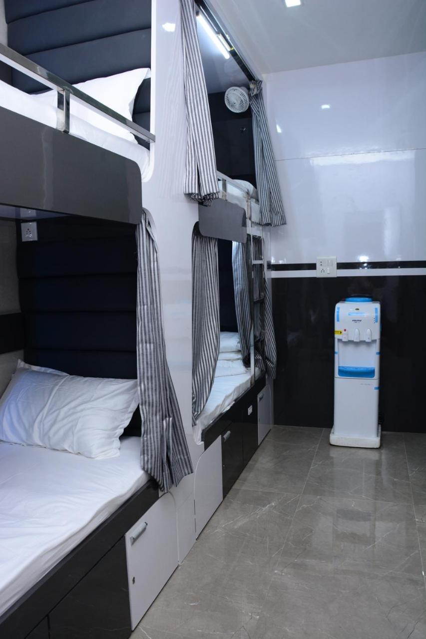 Ocean Dormitory Mumbai Eksteriør bilde